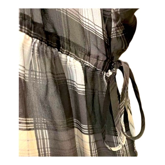 BCBGMaxAzria Black and White Plaid Long Sleeve Silk Blouse - Picture 7 of 8